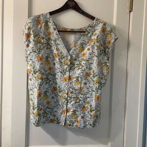 Women's Cynthia Rowley linen floral top size Large V neck Button Down